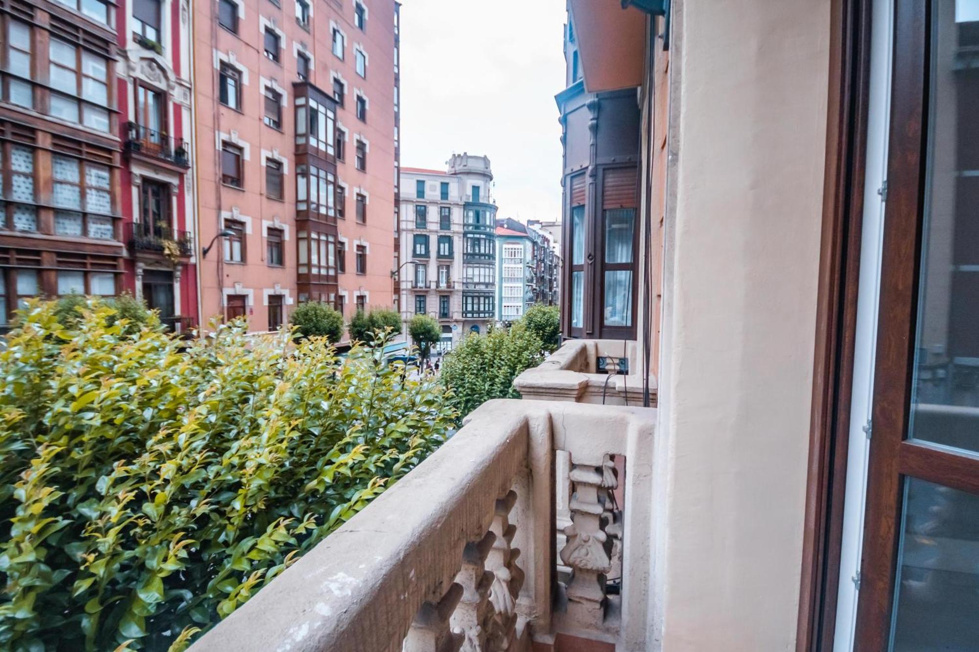 Gran Apartamento 6 Suites Bilbao Center Eksteriør bilde